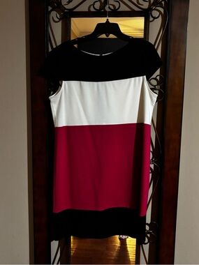 Colorblock Mini Dress in Black, White & pink casual work wear. Day or night.
